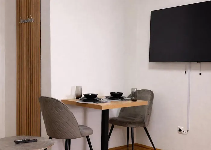 Daire Donau Hauptplatz Haven, 2 Mins To The River *